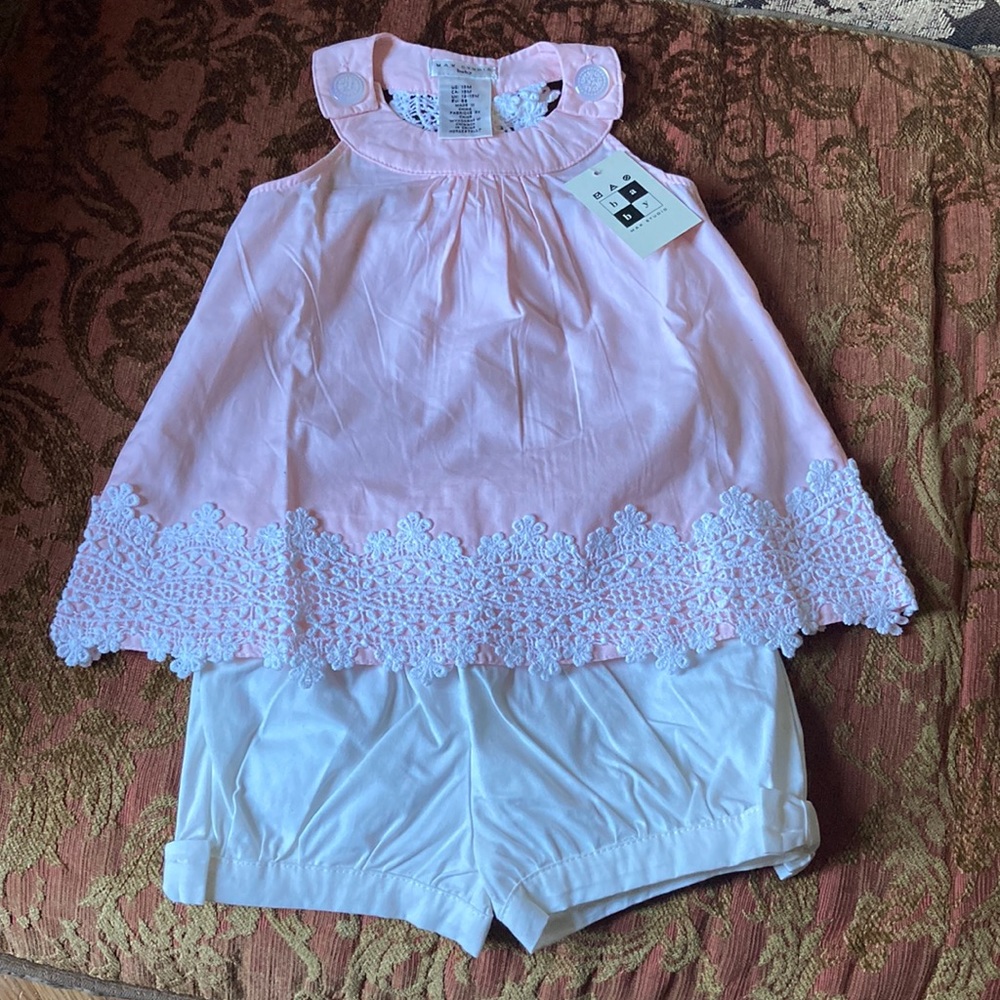 New with tags Max Studio Baby two-piece pink and white short set. Size 18 months
